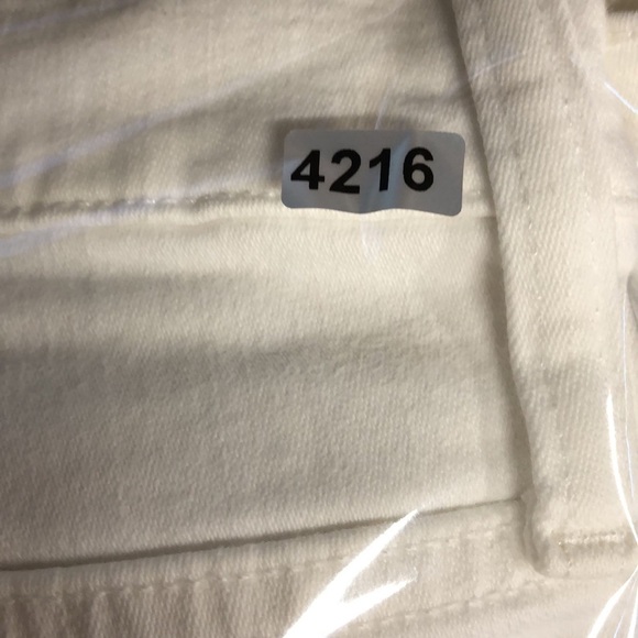 Madewell Kick Out Jeans Mid Rise Ankle Length Pure White NWT 32 - Picture 13 of 13